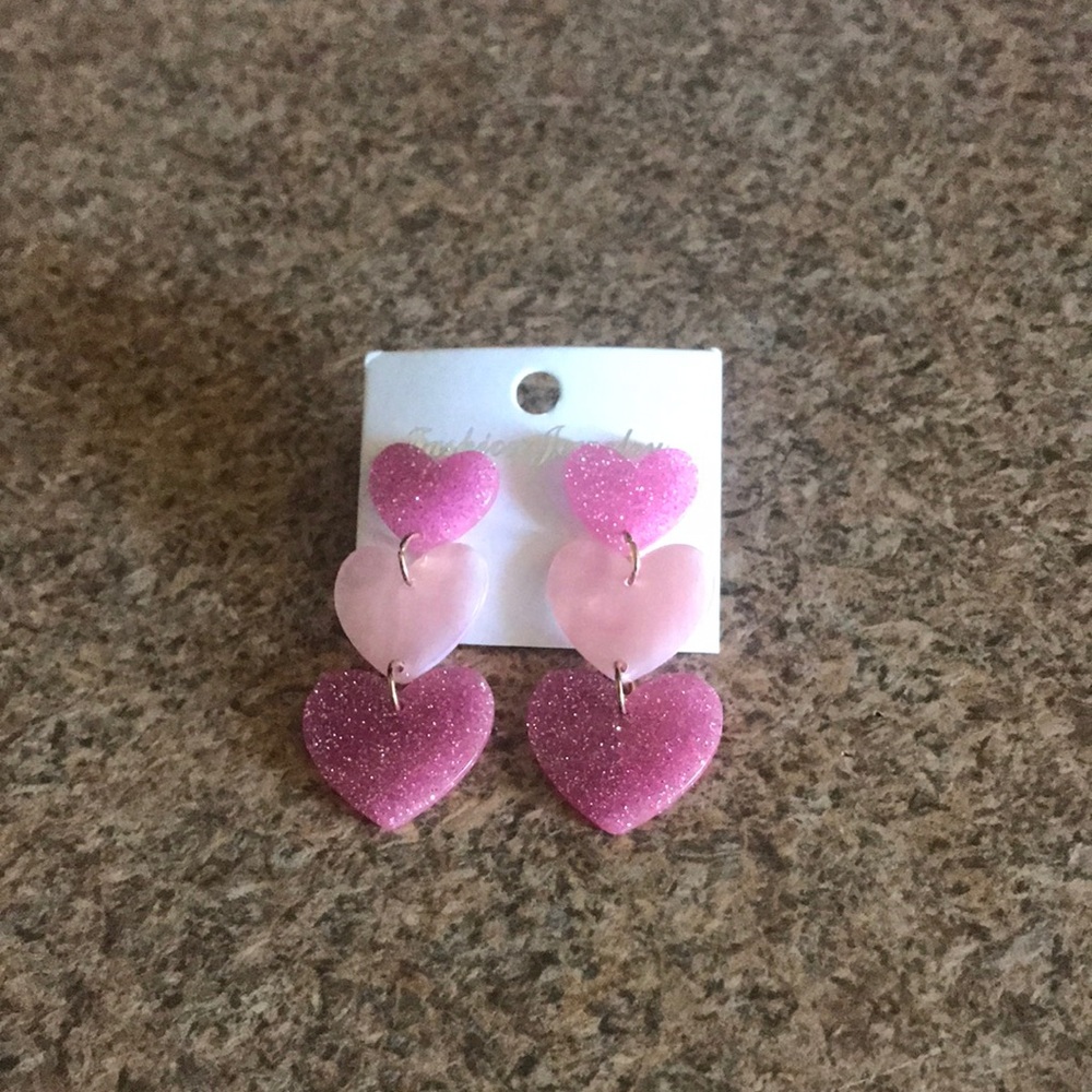 Pink glittery heart earrings!